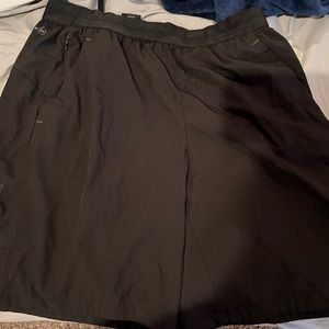 Men’s Black Russell shorts